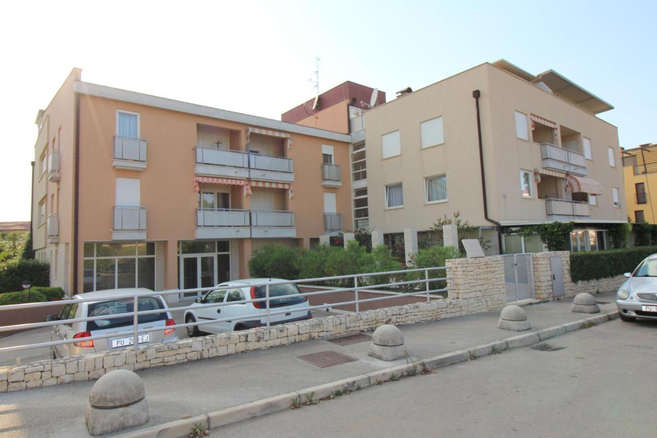 Apartment Vojka In City Center Poreč Exteriér fotografie