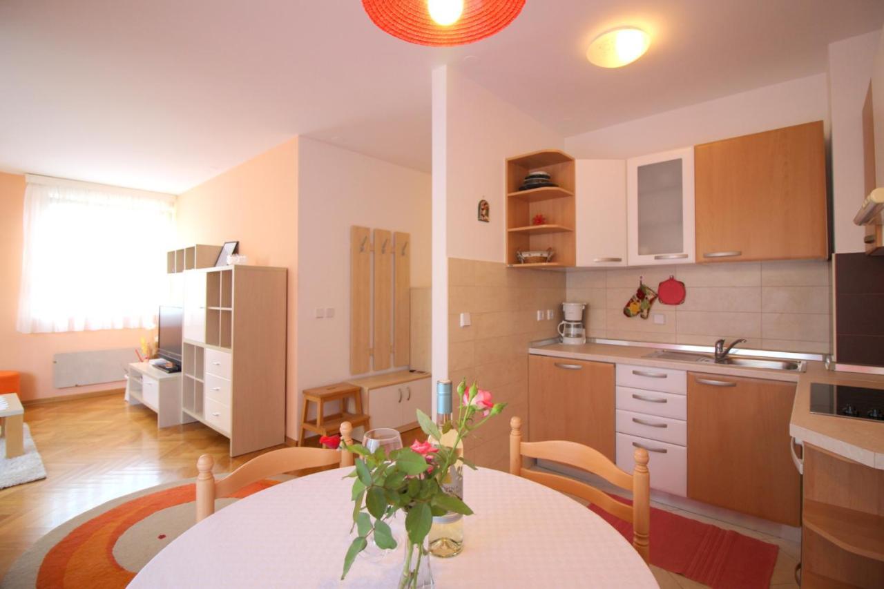 Apartment Vojka In City Center Poreč Exteriér fotografie