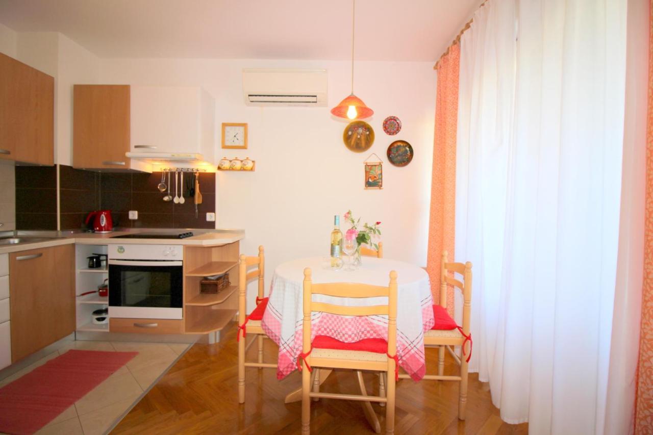 Apartment Vojka In City Center Poreč Exteriér fotografie